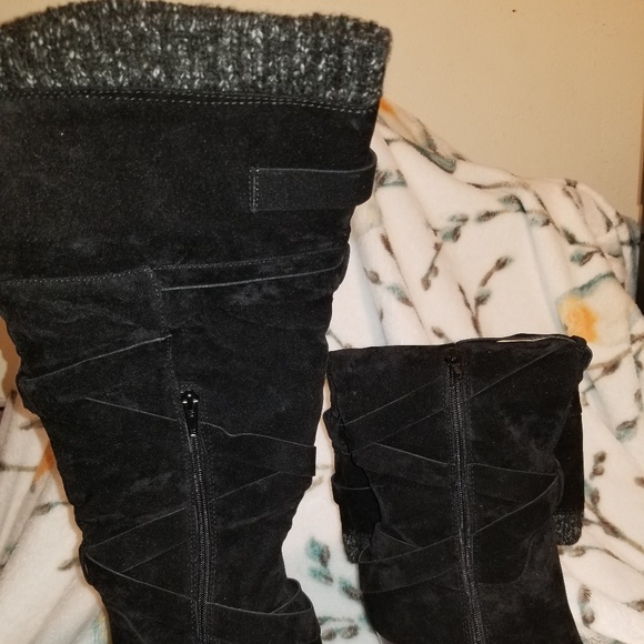 High boots - Picture 2 of 2